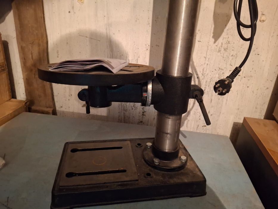 Настольный вертикально-сверлильный станок