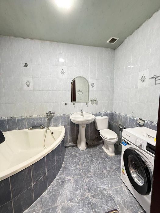 Ул.Алишера Навои Поощадь-65m2 2/3/4 ВЫСОКОПОТОЛОК Ц4 2 остановки ЦЕНТР