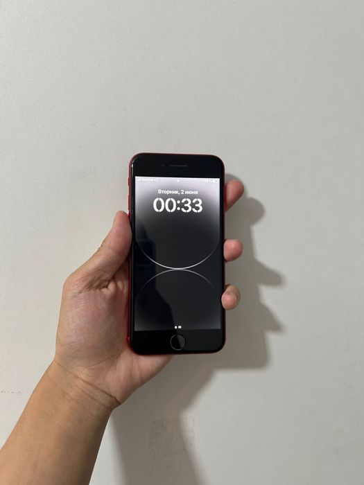 Продам iPhone 8.