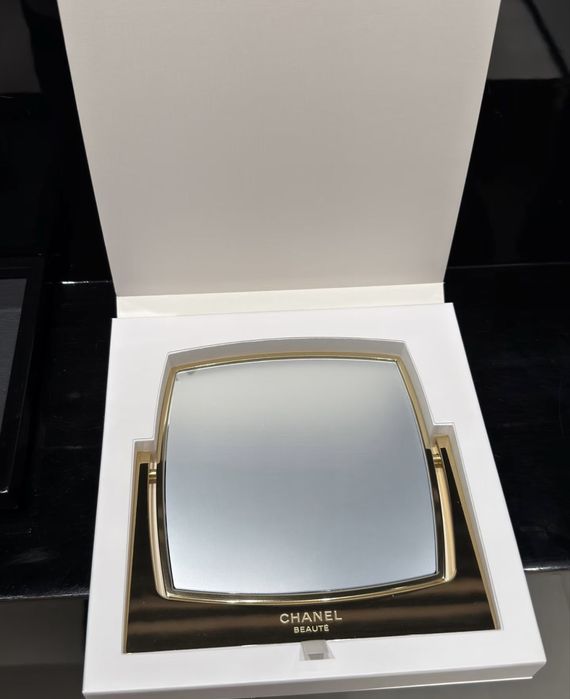 В наличии! Зеркало