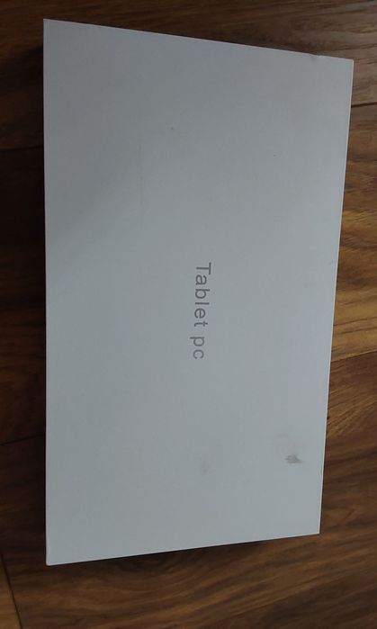 Vând tabletă nouă cu tastatura