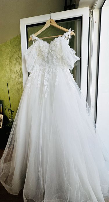 Vand rochie de mireasa