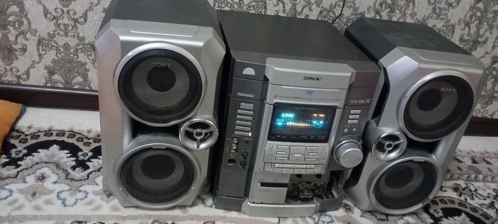 Срочно продаётся музыкальный центр