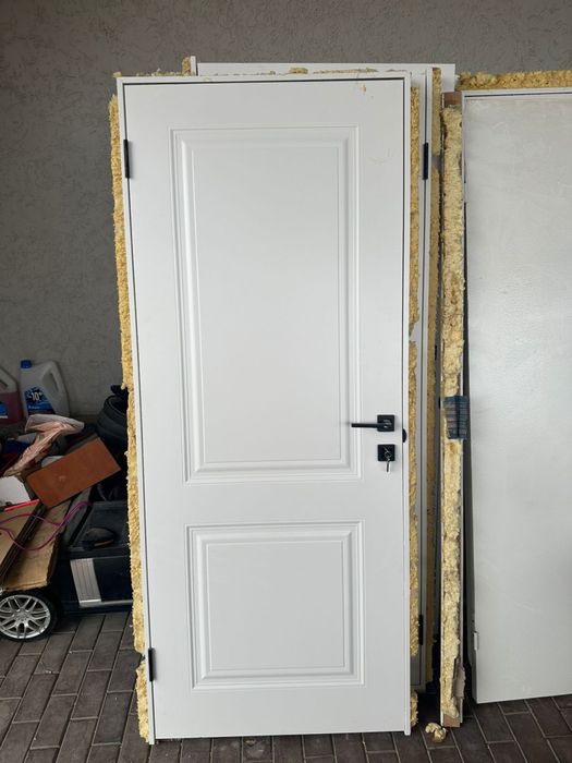 Две двери новые