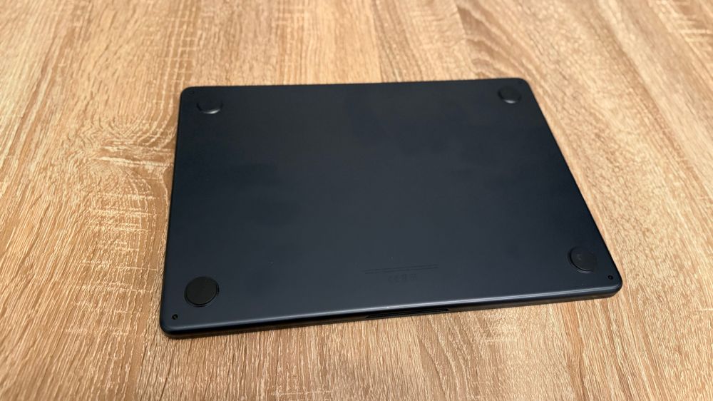 Apple MacBook Air 2025 M4 13” GARANTIE  Midnight 512SSD 16gb IMPECABIL