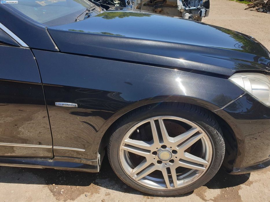 Aripa Dreapta Fata Mercedes Clasa E Class Coupe Cabrio W207 A207 C207 E180 E200 E220 E250 E320 NFL Non Facelift 2009 - 2013 Culoare C197 197 [K5561]