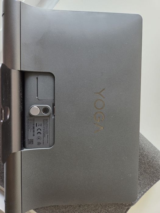 Продавам таблет Lenovo Yoga