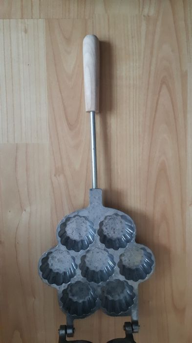 Formă pentru prajituri-coșulețe