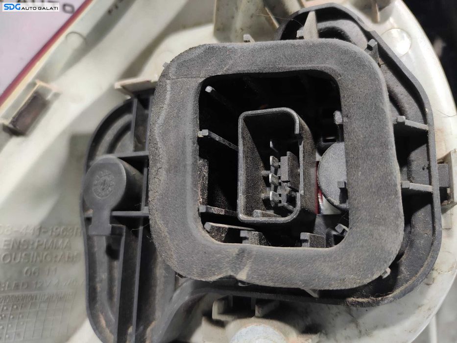Stop Lampa Tripla Dreapta Volkswagen Golf 5 Hatchback Scurt 2004 - 2008 Cod 1K6945258 [L4935]