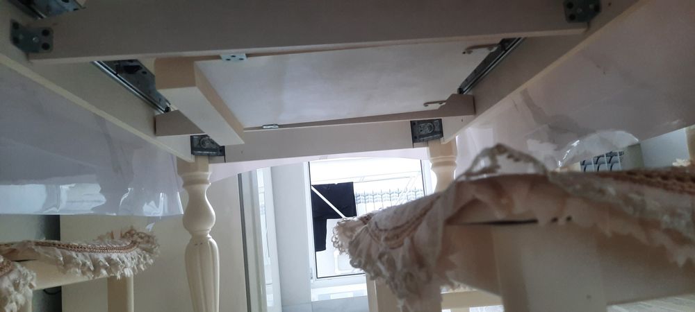 Продам кухонный стол