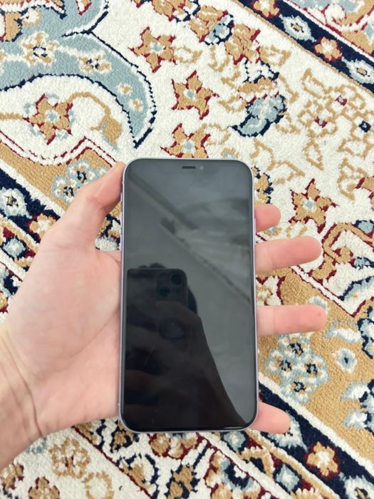 Айфон 11 срочно.