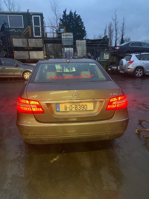 Dezmembrez Dezmembrari piese Mercedes E 200 2.2 euro 5