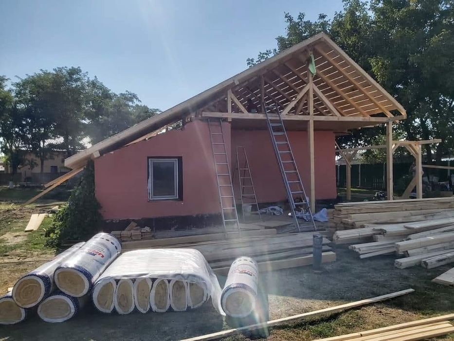 Executam acoperișuri/terase/ reparați