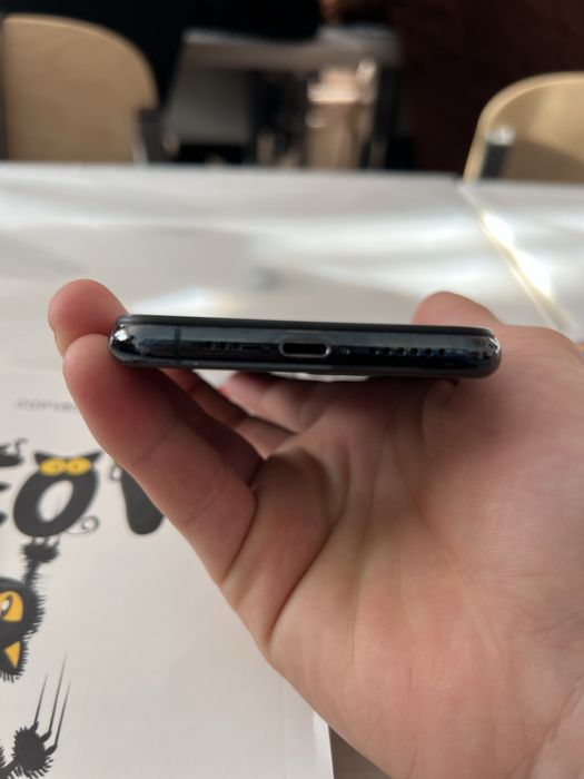 Продам АЙФОН 11 ПРО