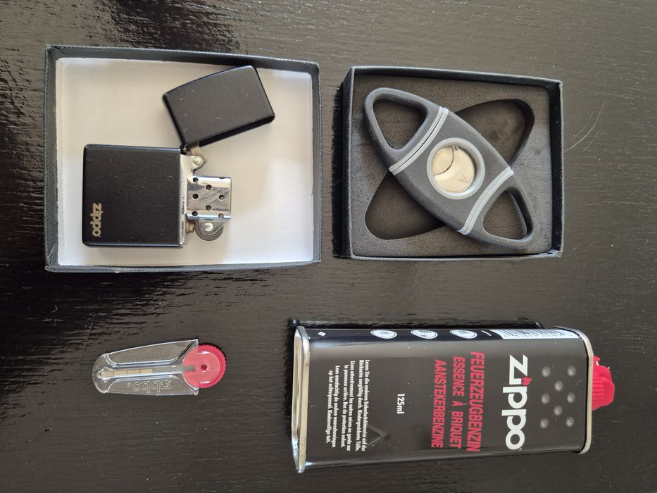 Set Zippo cu anexe