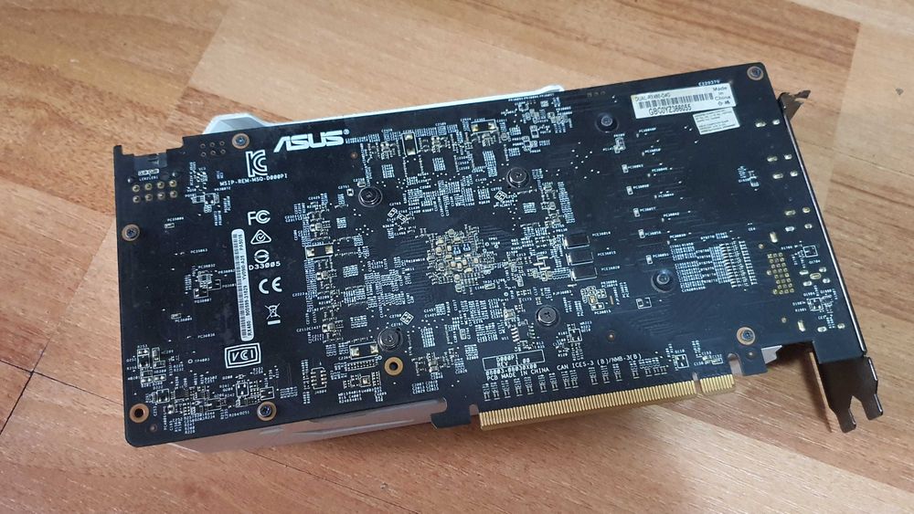 Placa video ASUS DUAL RX 480 OC 4 GB (partial defecta)