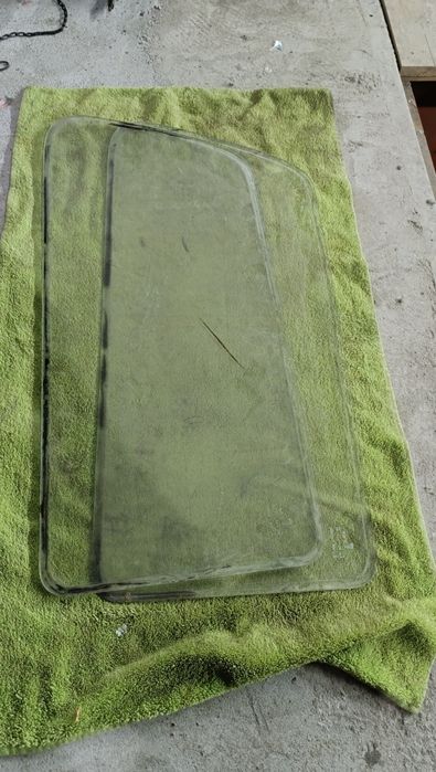 Нива запчасти и стёкла б/у,