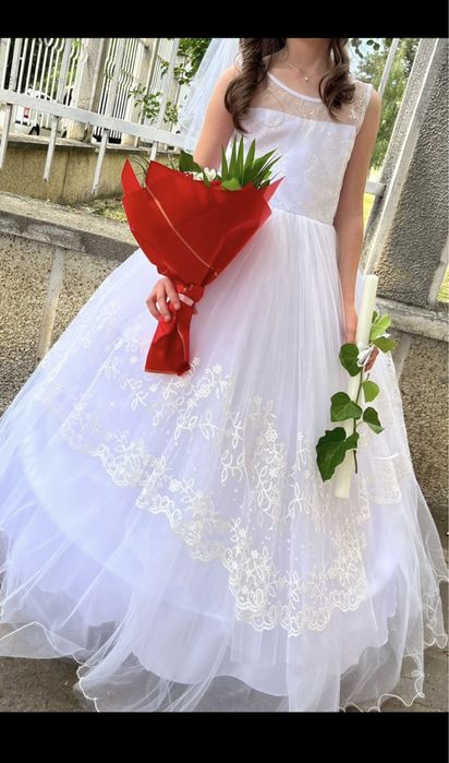 Rochie mireasa mica sau prima impartasanie