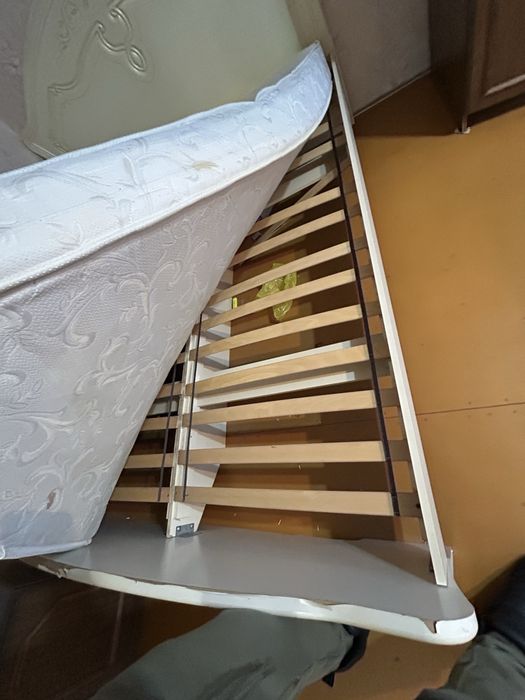 Продам кровать (самовывоз)