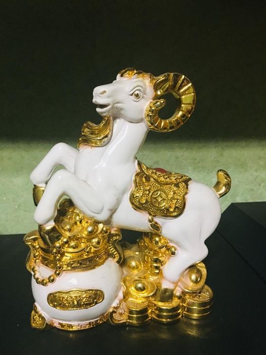 Статуэтки по 3000 тг