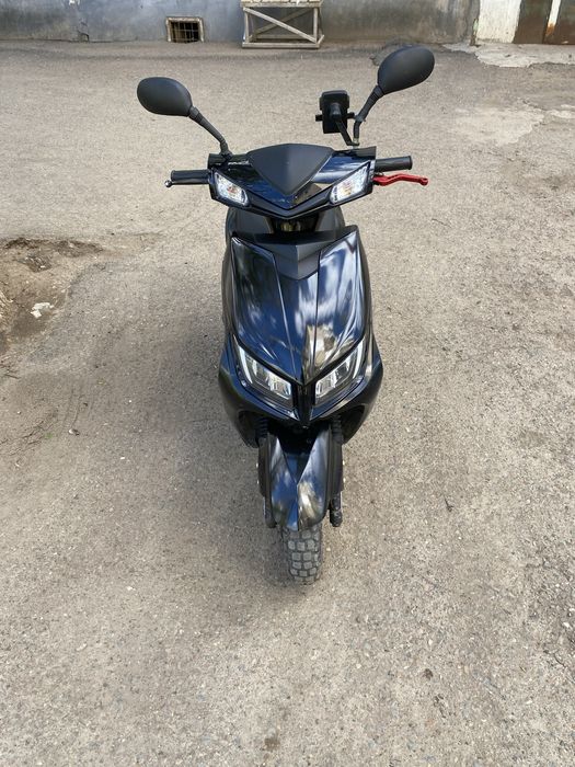 Мопед м8 в черном цвете
