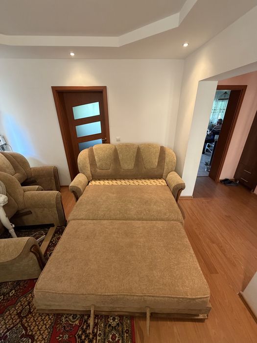 Canapea extensibilă 3 locuri + 2 fotolii extensibile — stare impecabilă - Pret negociabil