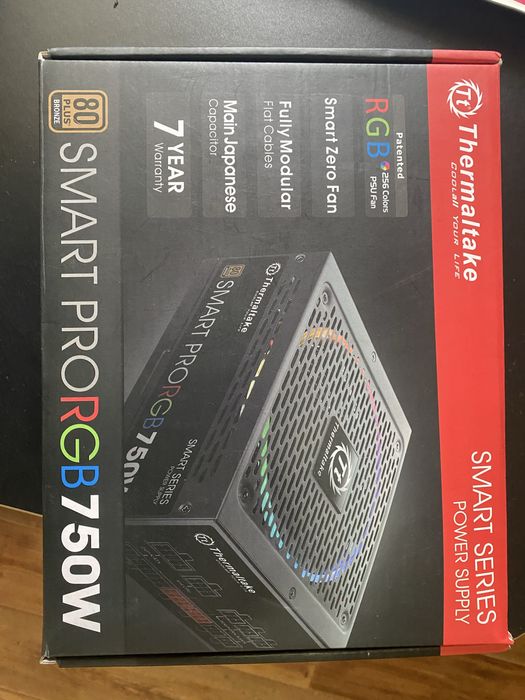 Продам блок питания Thermaltake 750W