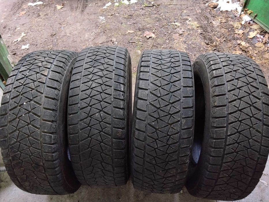 Гуми за джип 17" Bridgestone Blizzak