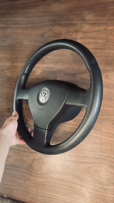 Volan Golf 5 într o stare foarte bună