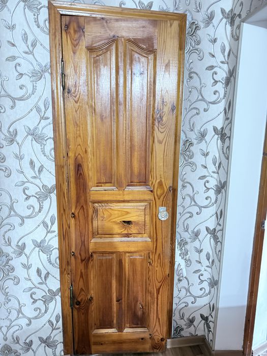 Продам деревянные межкомнатные двери