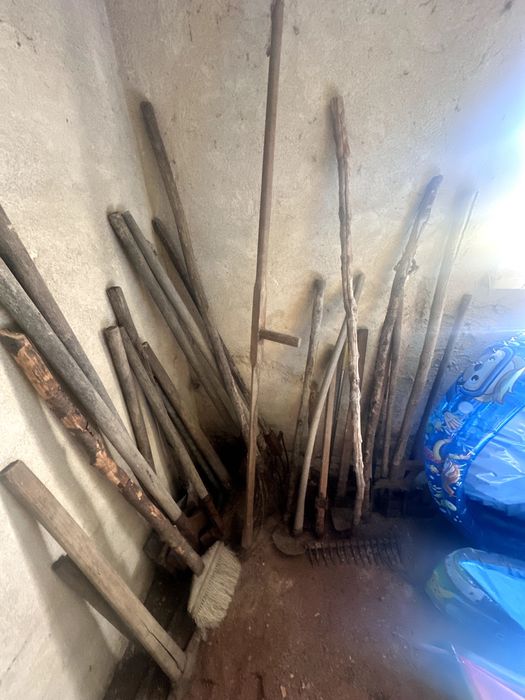 Комплект стари градински инструменти