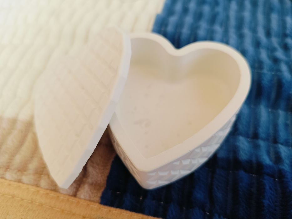 Продам красивый сердечка шкатулки из гипса