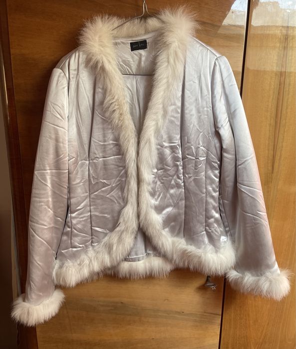 Haina eleganta cu blana naturala