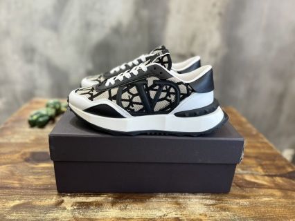 Valentino обувки