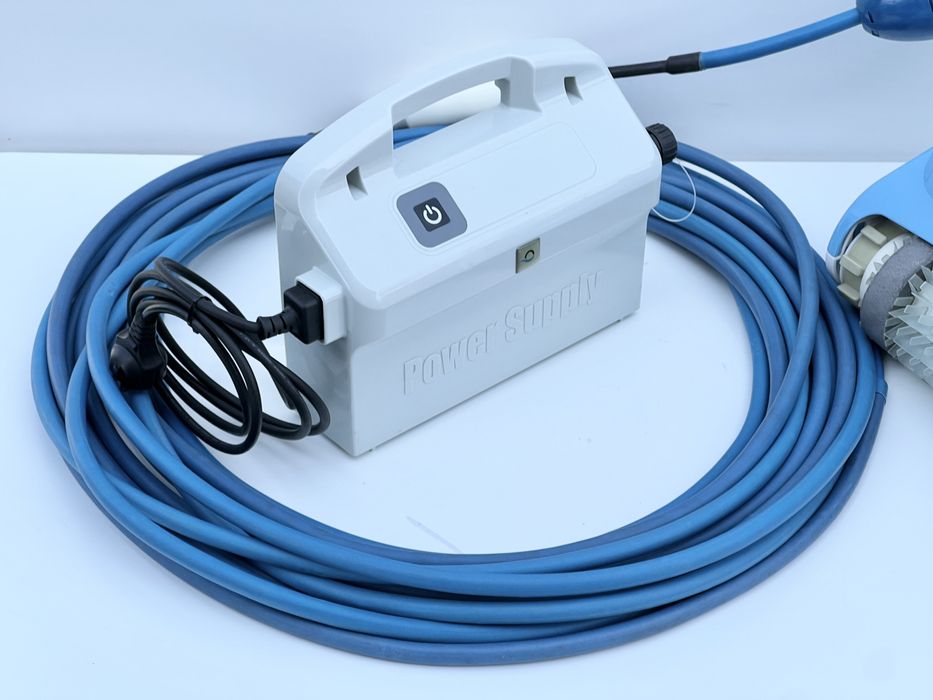 Robot de piscină Dolphin Revolution V1