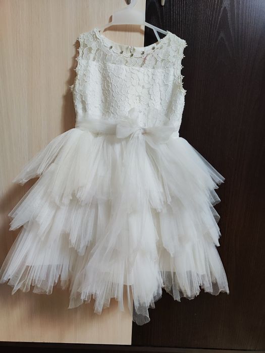 Нарядное платье (122-128 рост)