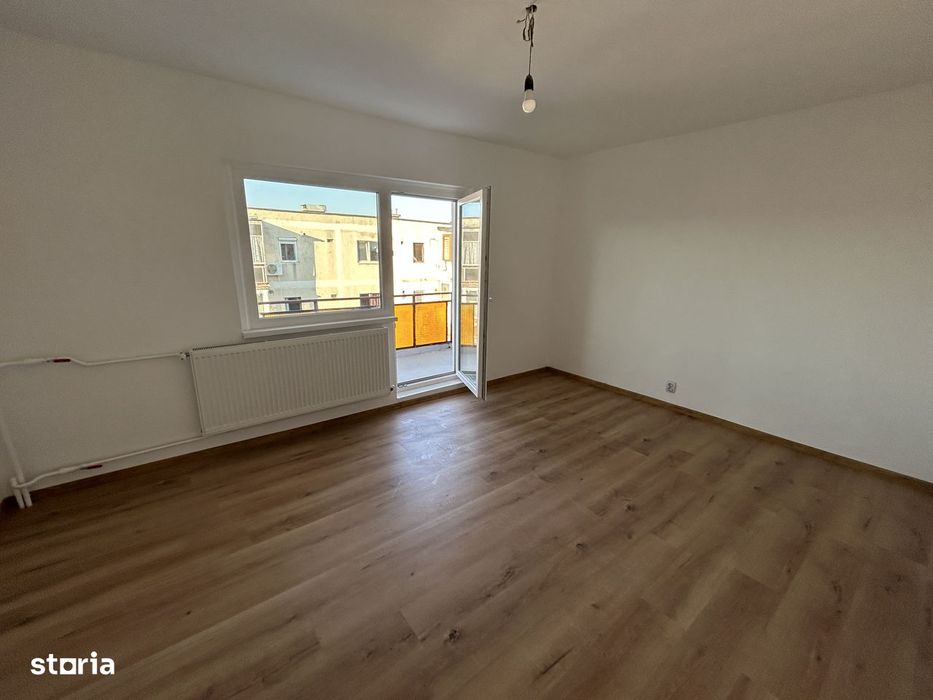 Vand apart.1 cam.situat in Micalaca,str.Vaslui,st. 50 mp,et.4/4,modern