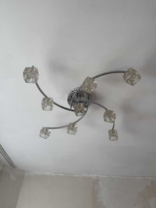 Продам люстры! Срочно