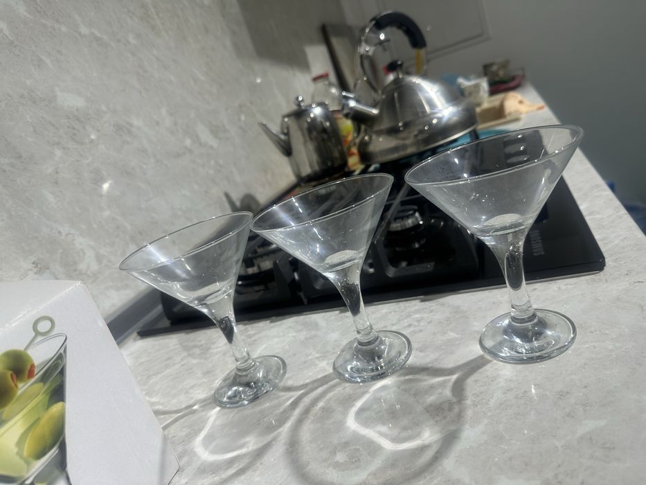 Бокал для Мартини и коктейль