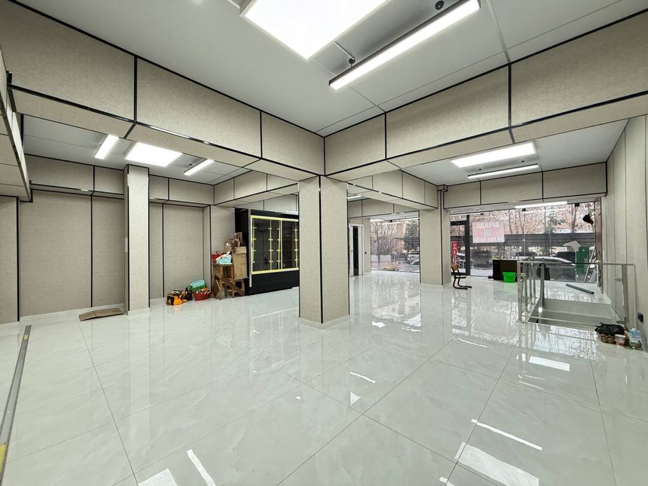 ЦУМ Книжные Ряды | 138кв - нежилое помещение вдоль дороги Аренда