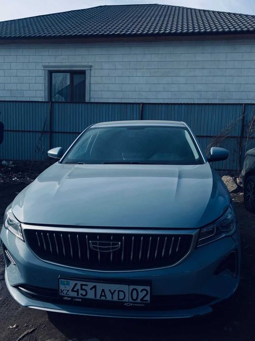 Открыт набор водителей в таксопарк.