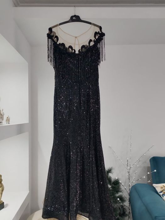 Рокля чисто нова