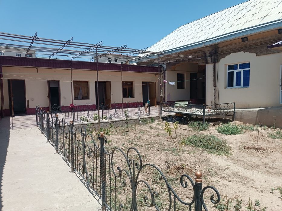 Hovli sotiladi 6 sotix