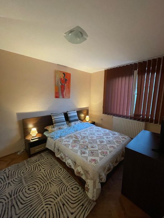 Inchiriez apartement zona centrala