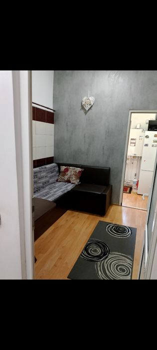 Vând apartament.