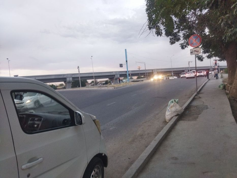 Ховли уй сотилади