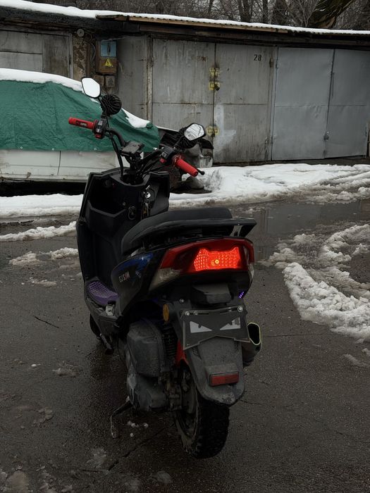 Продам м8 venom.