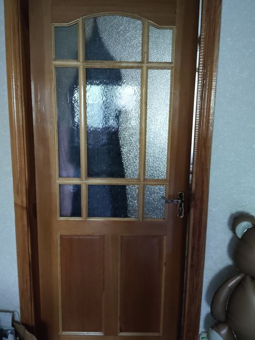 Продам двери межкомнатные деревянные