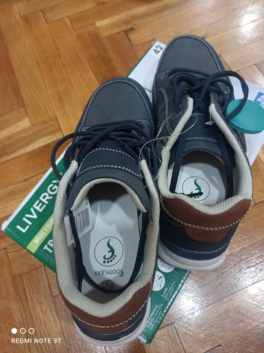 Спортна обувка чисто нови