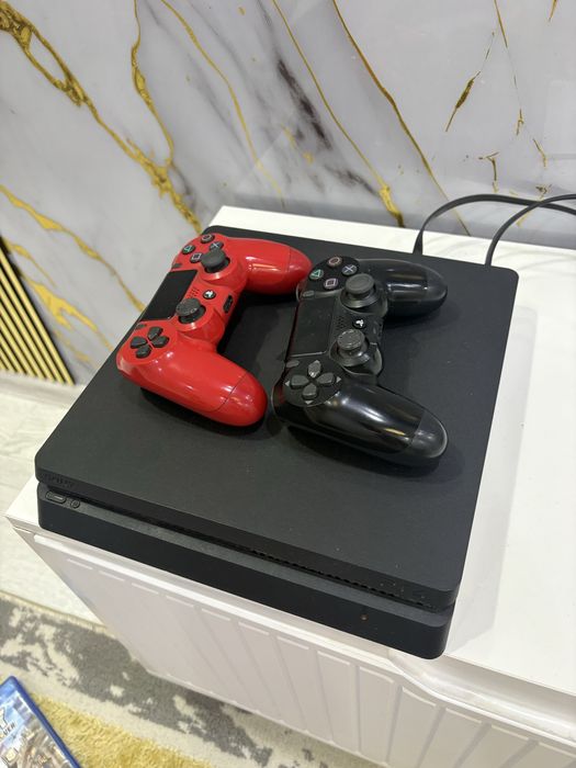 Продается PlayStation 4 slim